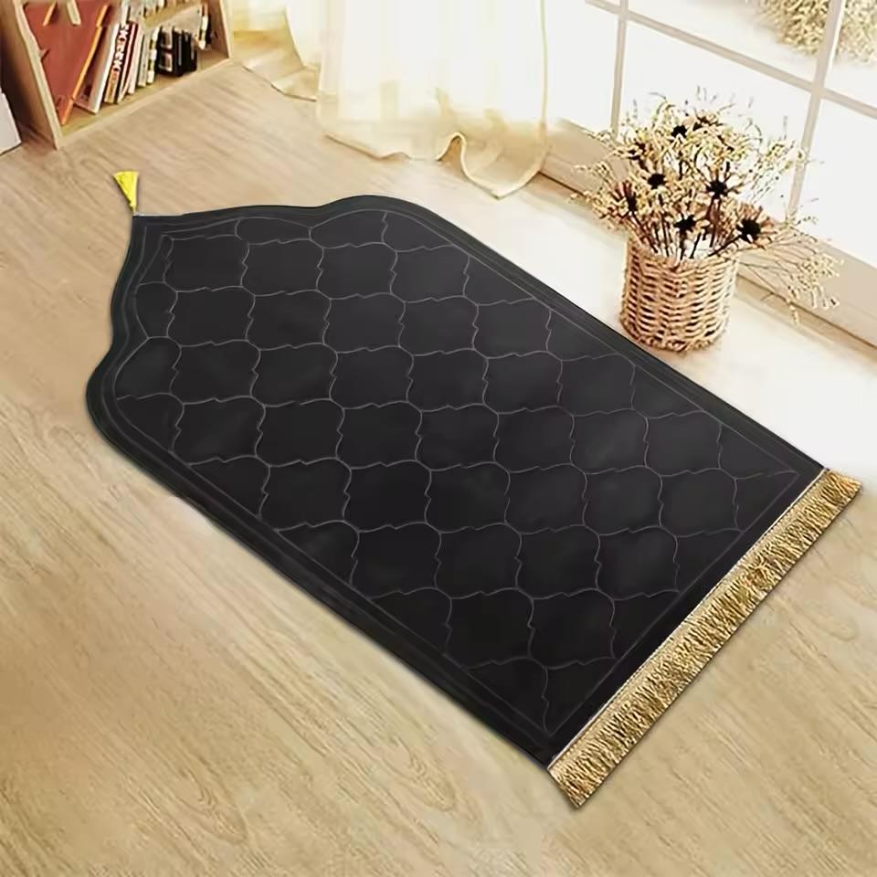 Luxury Turkish Prayer Rug – Thick Soft Flannel Prayer Mat with Tassels & Anti-Slip Base - Image 3