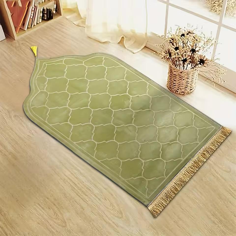 Luxury Turkish Prayer Rug – Thick Soft Flannel Prayer Mat with Tassels & Anti-Slip Base - Image 2